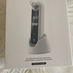 Rechargeable blackhead instrument